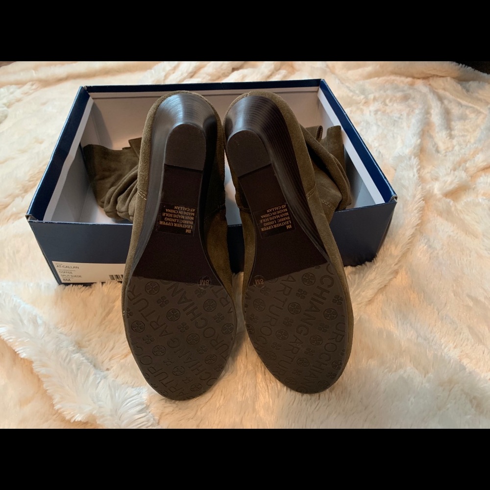 Boots - Picture 2 of 2